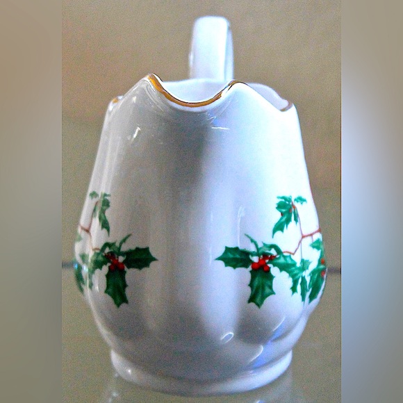 GRACES TEAWARE CREAMER RED CARDINAL 8 oz - Picture 4 of 4